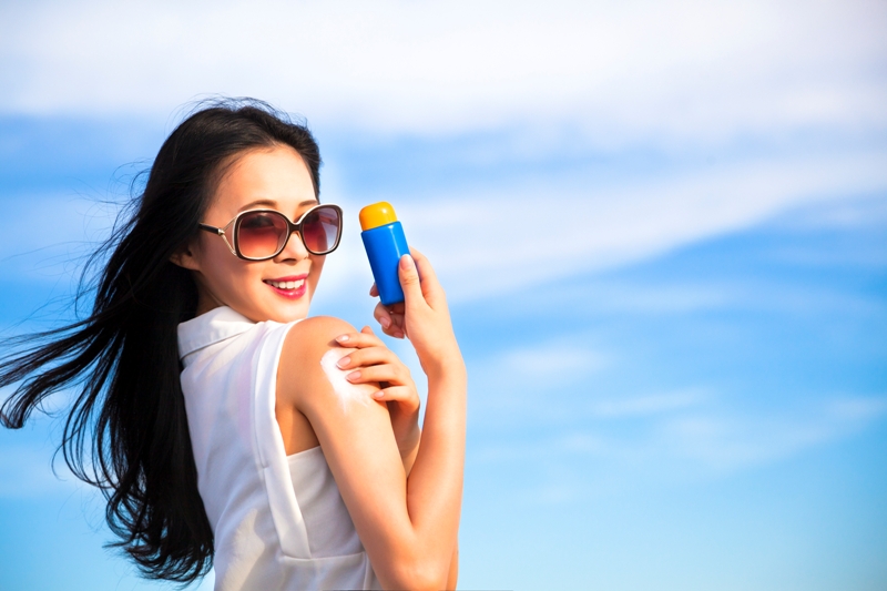 Top 4 Reasons Why Sunscreen Is Essential For Your Skin